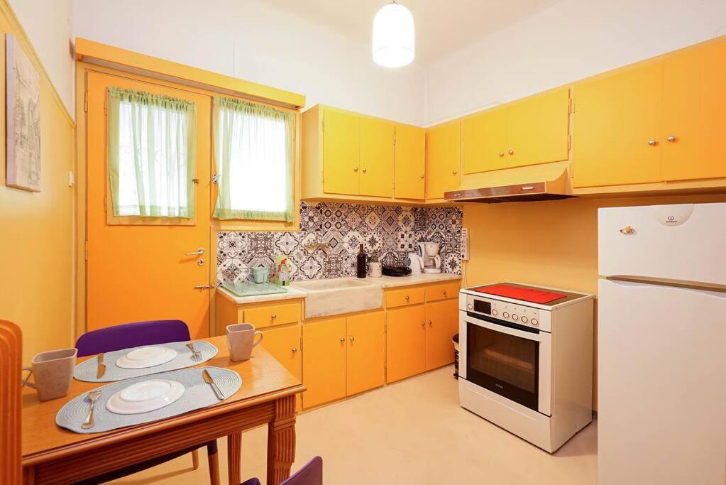 Cozy Athens Apartment / 2' From Metro Station Екстериор снимка