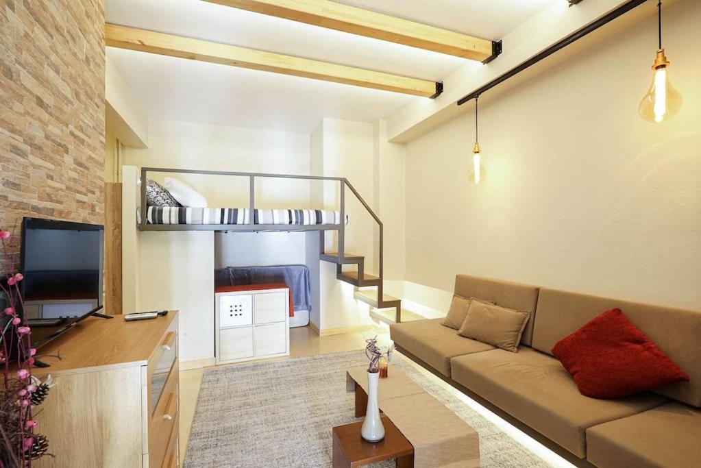 Cozy Athens Apartment / 2' From Metro Station Екстериор снимка