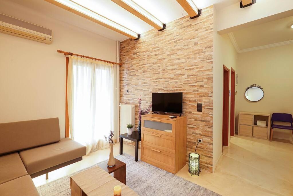 Cozy Athens Apartment / 2' From Metro Station Екстериор снимка